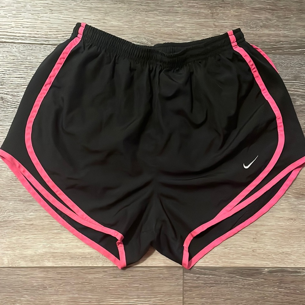 NIKE pink Dry fit short